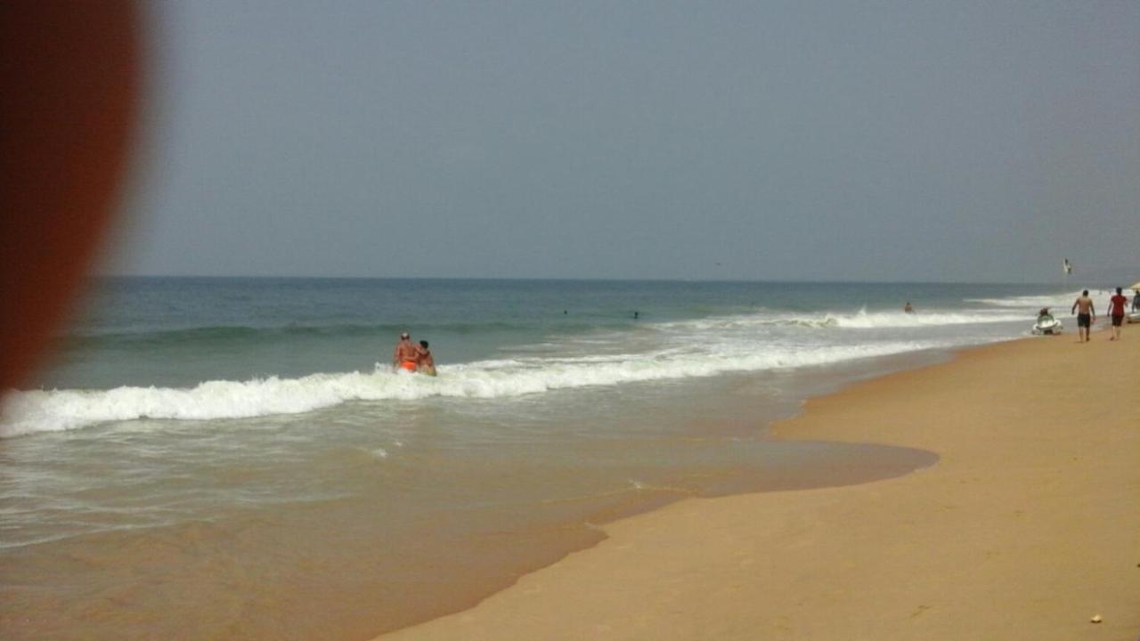 Palm Grove 1 Bhk Apartment At Candolim Beach With Free Wifi Exterior photo
